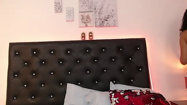 Snapshot of ariellaferra_ chatting on 03/04/25, 07:43 ariellaferra online show from 03/04/25, 07:43