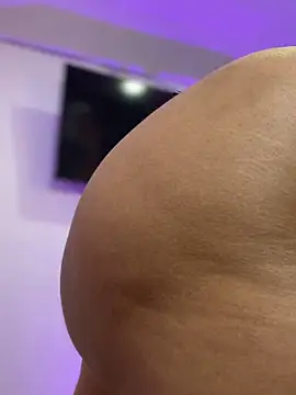 Snapshot of ANA_CARTER chatting on 10/22/25, 12:55 ANA CARTER online show from 10/22/25, 12:55