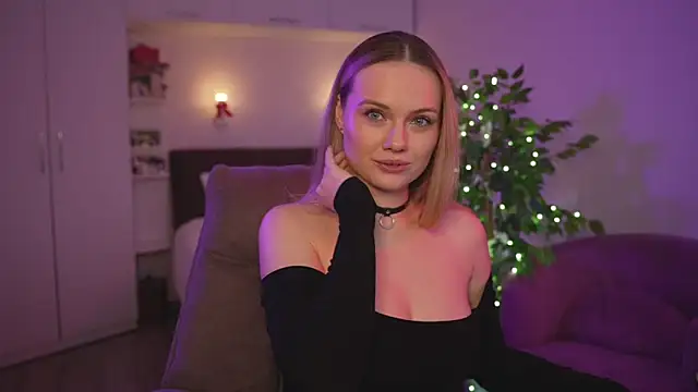 Snapshot of Naughty_mooncake chatting on 01/06/25, 12:35 Naughty mooncake online show from 01/06/25, 12:35