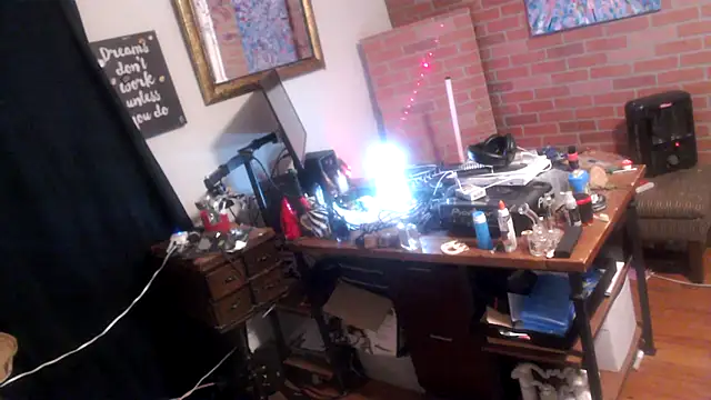 Snapshot of trash4cash chatting on 01/15/25, 10:06 trash4cash online show from 01/15/25, 10:06