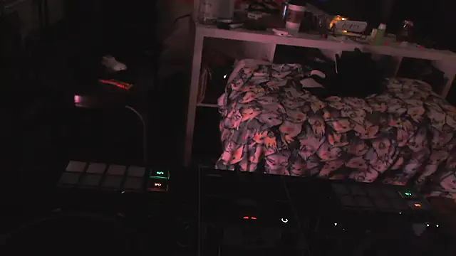 Snapshot of trash4cash chatting on 01/31/25, 04:47 trash4cash online show from 01/31/25, 04:47