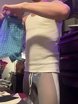 Snapshot of trash4cash chatting on 02/17/25, 01:15 trash4cash online show from 02/17/25, 01:15