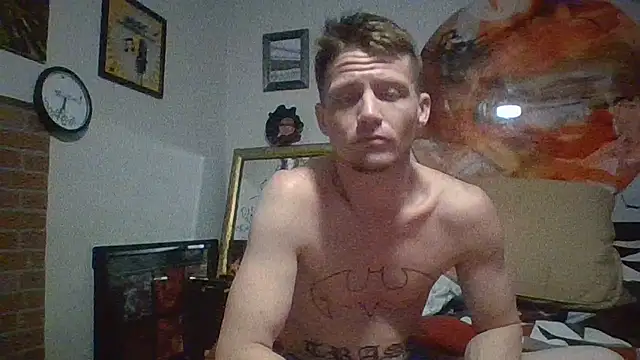 Snapshot of trash4cash chatting on 02/26/25, 01:00 trash4cash online show from 02/26/25, 01:00