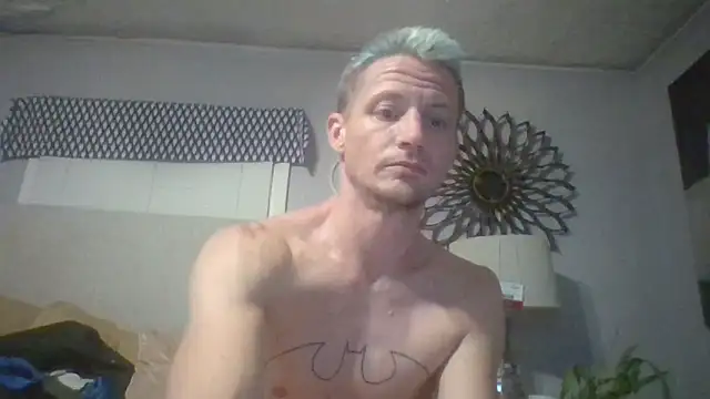 Snapshot of trash4cash chatting on 09/12/25, 01:38 trash4cash online show from 09/12/25, 01:38