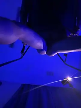 Snapshot of trash4cash chatting on 10/19/25, 05:52 trash4cash online show from 10/19/25, 05:52