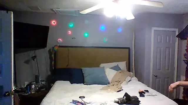 Snapshot of trash4cash chatting on 11/14/25, 06:50 trash4cash online show from 11/14/25, 06:50