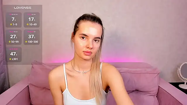 Erika Carpenter online show from 03/07/25, 03:29