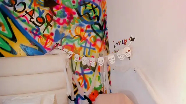 Snapshot of Liana_Bernocchi chatting on 10/10/25, 10:53 Liana Bernocchi online show from 10/10/25, 10:53