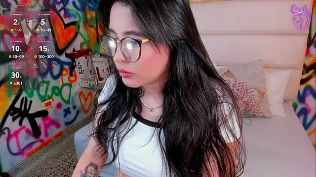 Snapshot of Liana_Bernocchi chatting on 11/07/25, 08:53 Liana Bernocchi online show from 11/07/25, 08:53