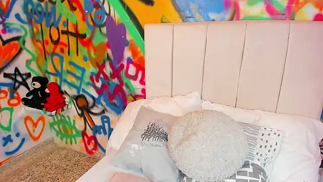 Liana Bernocchi online show from 02/19/26, 07:54