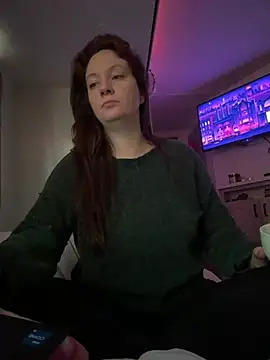 Snapshot of emerieskye20 chatting on 01/19/25, 03:21 emerieskye20 online show from 01/19/25, 03:21