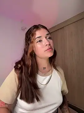 Snapshot of JoselinFlower_ chatting on 12/04/24, 06:33 JoselinFlower online show from 12/04/24, 06:33