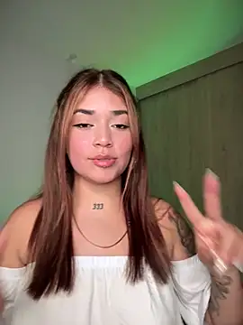 Snapshot of JoselinFlower_ chatting on 12/13/24, 04:22 JoselinFlower online show from 12/13/24, 04:22