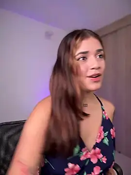 Snapshot of JoselinFlower_ chatting on 12/22/24, 09:09 JoselinFlower online show from 12/22/24, 09:09