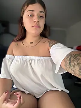 Snapshot of JoselinFlower_ chatting on 03/02/25, 08:40 JoselinFlower online show from 03/02/25, 08:40