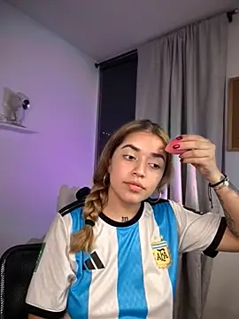 Snapshot of JoselinFlower_ chatting on 11/25/25, 02:44 JoselinFlower online show from 11/25/25, 02:44