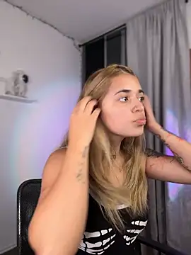 Snapshot of JoselinFlower_ chatting on 02/04/26, 01:33 JoselinFlower online show from 02/04/26, 01:33