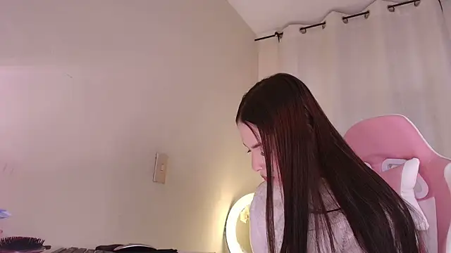 Snapshot of shanakendal2 chatting on 10/16/25, 02:07 shanakendal2 online show from 10/16/25, 02:07