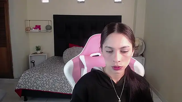 Snapshot of shanakendal2 chatting on 10/25/25, 12:56 shanakendal2 online show from 10/25/25, 12:56