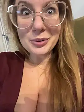 Snapshot of Vanilladreams chatting on 12/14/25, 11:53 Vanilladreams online show from 12/14/25, 11:53