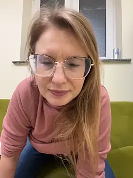 Snapshot of Vanilladreams chatting on 02/21/26, 05:36 Vanilladreams online show from 02/21/26, 05:36