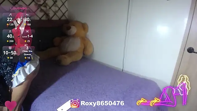 Snapshot of roxy_roxxan chatting on 06/02/26, 03:19 roxy roxxan online show from 06/02/26, 03:19