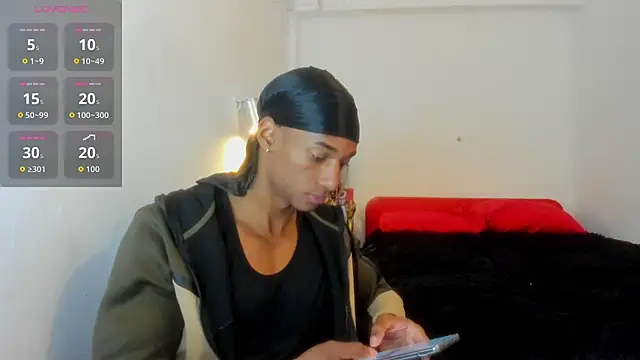 Snapshot of Malkongarcia chatting on 11/05/25, 01:44 Malkongarcia online show from 11/05/25, 01:44