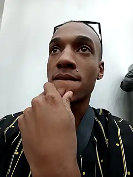 Snapshot of Malkongarcia chatting on 11/29/25, 07:39 Malkongarcia online show from 11/29/25, 07:39