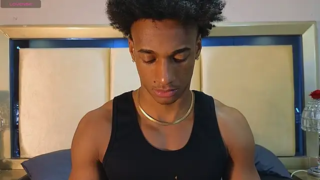 Snapshot of Malkongarcia chatting on 12/15/25, 09:08 Malkongarcia online show from 12/15/25, 09:08