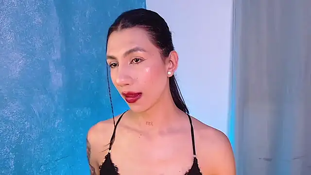 sofiaa grey  online show from 02/01/25, 01:30