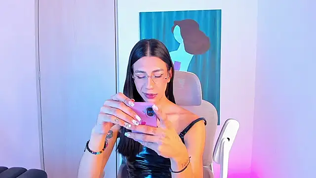 Snapshot of sofiaa_grey_ chatting on 05/28/26, 02:36 sofiaa grey online show from 05/28/26, 02:36