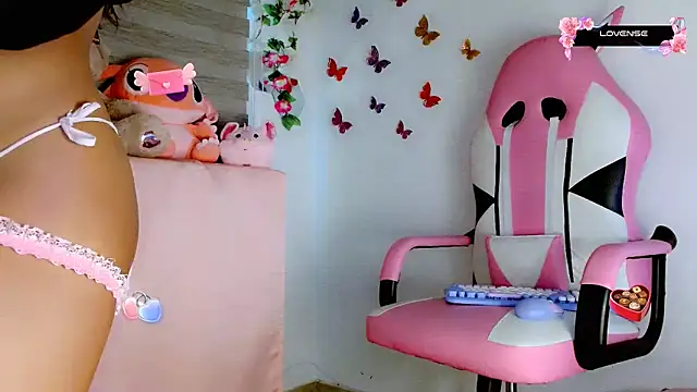 Snapshot of amaranta1411- chatting on 01/04/25, 06:51 amaranta1411- online show from 01/04/25, 06:51