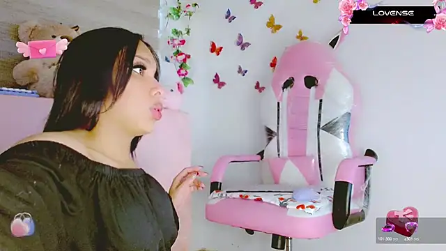 Snapshot of amaranta1411- chatting on 03/22/25, 04:58 amaranta1411- online show from 03/22/25, 04:58