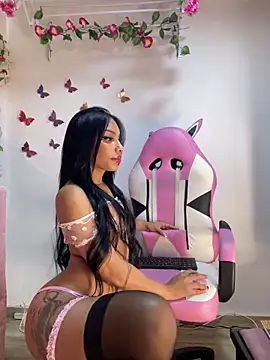 Snapshot of amaranta1411- chatting on 09/27/25, 03:39 amaranta1411- online show from 09/27/25, 03:39