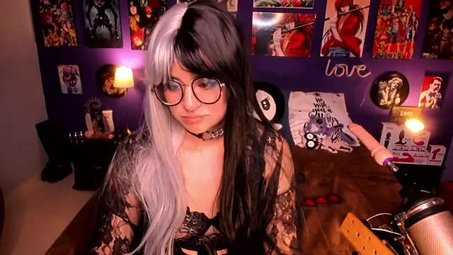 Snapshot of anne_cross chatting on 01/10/25, 04:33 anne cross online show from 01/10/25, 04:33