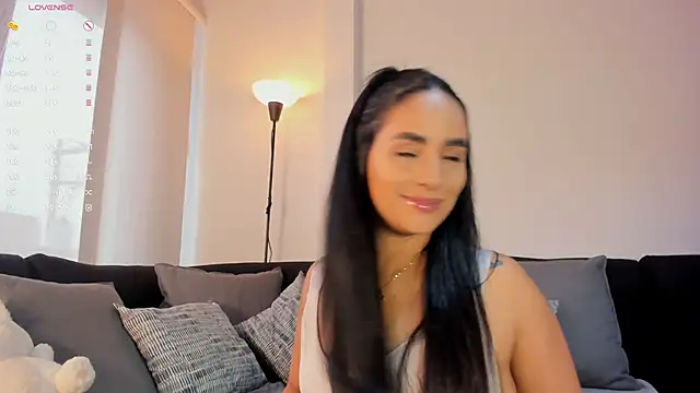 Snapshot of iara_martinez chatting on 11/24/25, 03:12 iara martinez online show from 11/24/25, 03:12