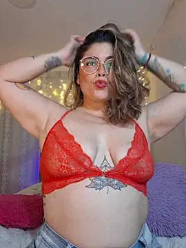 Juliietha servas online show from 05/18/26, 01:13
