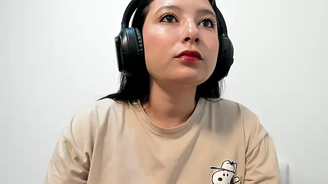 cami-01 online show from 10/20/25, 09:26