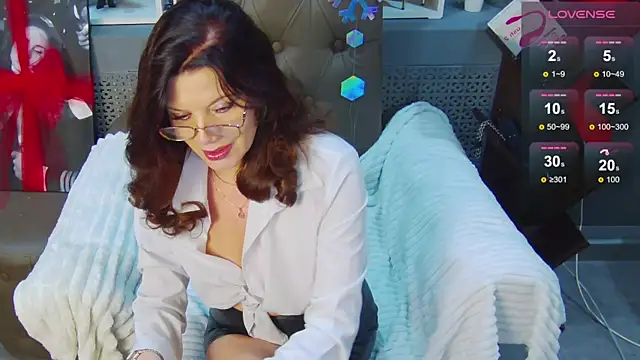 LucyBelli online show from 12/20/25, 01:23