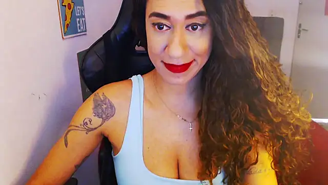 Snapshot of gauchinhaG chatting on 11/17/25, 11:38 gauchinhaG online show from 11/17/25, 11:38