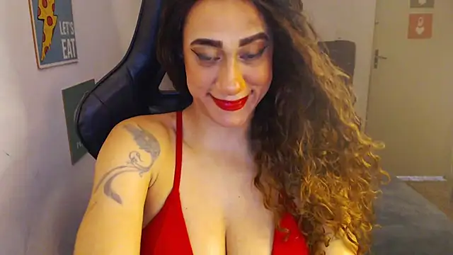 Snapshot of gauchinhaG chatting on 12/18/25, 06:25 gauchinhaG online show from 12/18/25, 06:25