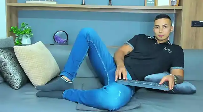 Juan muscle online show from 02/13/25, 02:01
