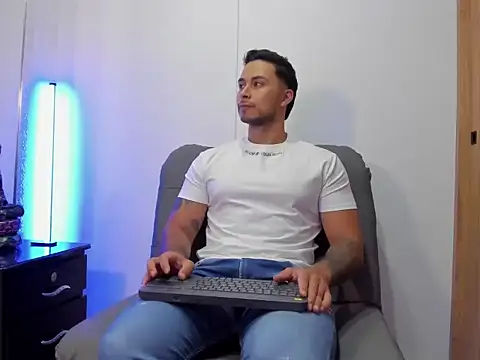 Juan muscle online show from 07/26/26, 03:04