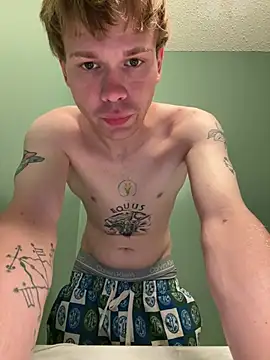 Snapshot of Mikeswanston chatting on 04/07/26, 05:57 Mikeswanston online show from 04/07/26, 05:57