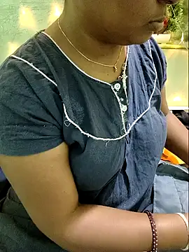 Snapshot of NEHA-DESHI chatting on 01/12/25, 12:44 NEHA-DESHI online show from 01/12/25, 12:44