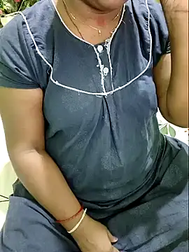 Snapshot of NEHA-DESHI chatting on 02/13/25, 02:31 NEHA-DESHI online show from 02/13/25, 02:31