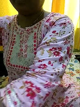 Snapshot of NEHA-DESHI chatting on 10/21/25, 08:04 NEHA-DESHI online show from 10/21/25, 08:04