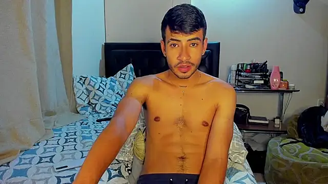 Snapshot of tom_thick chatting on 12/17/24, 11:05 tom thick online show from 12/17/24, 11:05