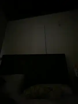 Snapshot of tom_thick chatting on 01/21/25, 10:30 tom thick online show from 01/21/25, 10:30