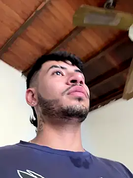 Snapshot of tom_thick chatting on 09/28/25, 03:17 tom thick online show from 09/28/25, 03:17